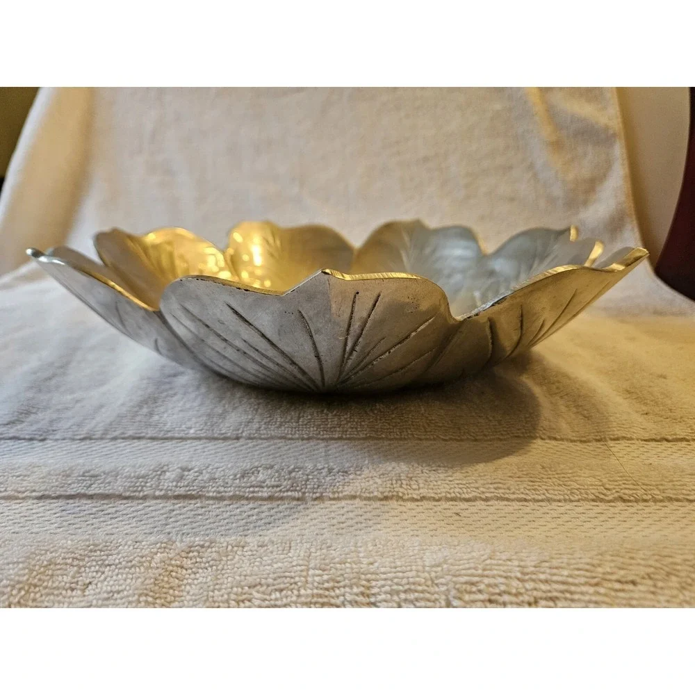 VTG Heavy Decorative Aluminum Flower-shape Bowl‎ Made in India 12 Inch